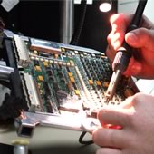 Trabajo en componentes electrónicos