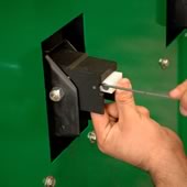 Montaje de componente en gabinete