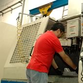 Operación de equipo de maquinado